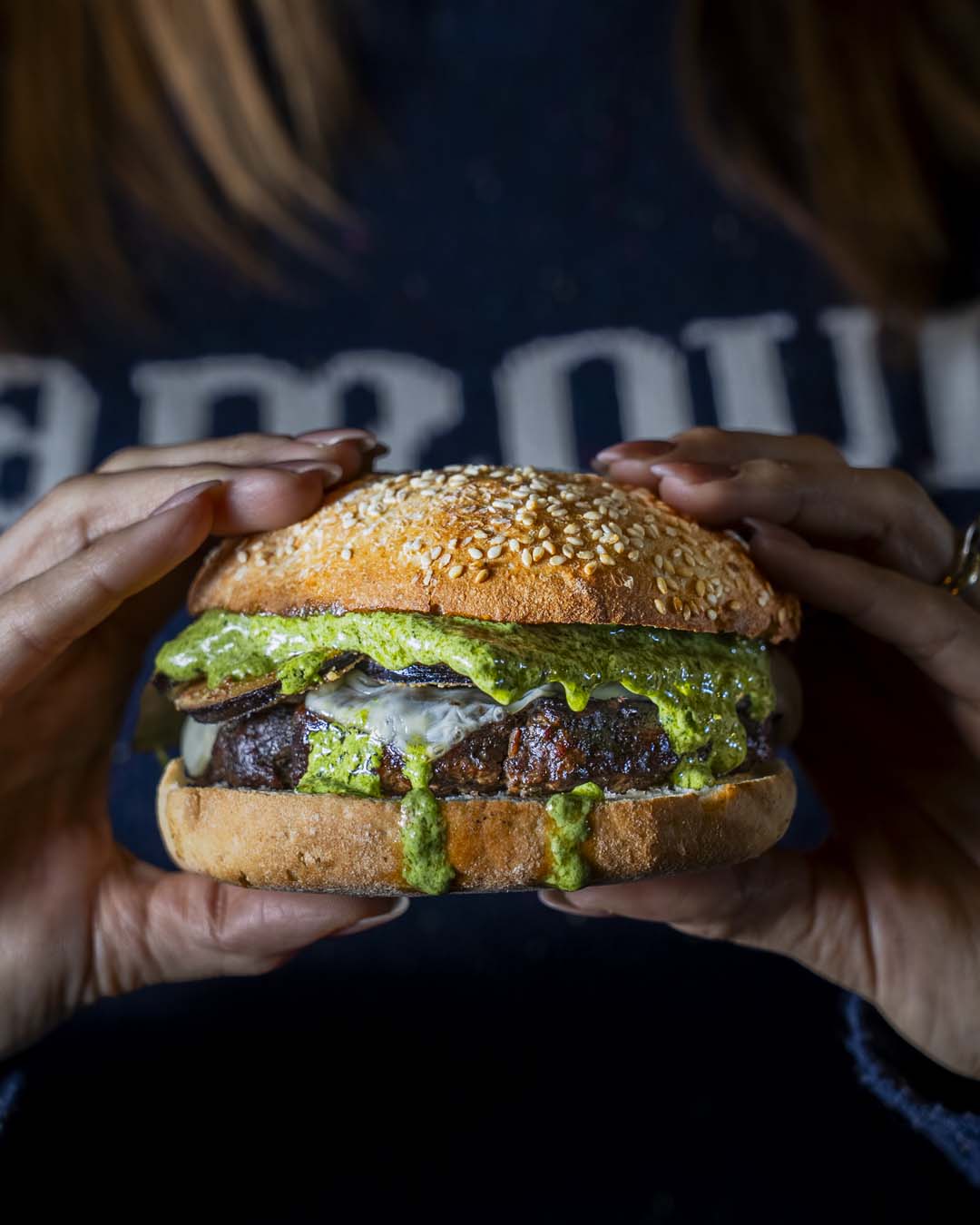 Campagna hamburger su dettagli e qualità degli ingredienti